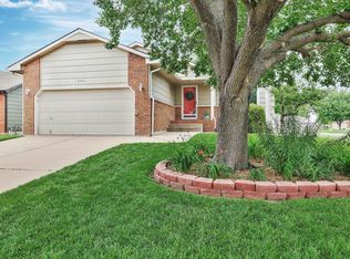 4901 E Willow Point Ct, Wichita, KS 67220
