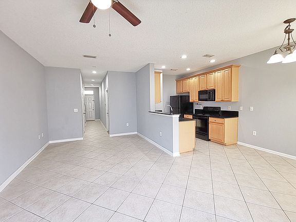 5th image of 9437 Sentry Dr