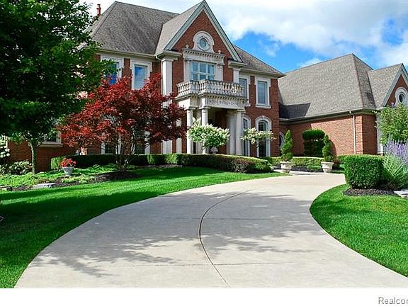 2nd image of 47555 Bellagio Dr