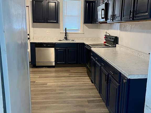 3rd image of 1830 Park St