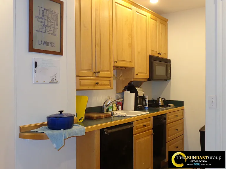 17 Centre St #2R — Photo 2