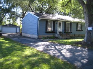 19 Clark Ave, Lake In The Hills, IL 60156