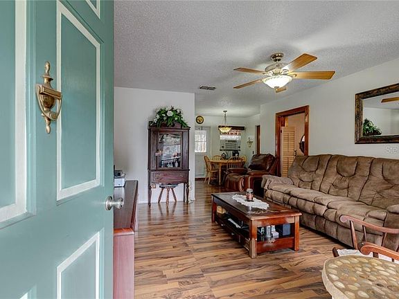 2nd image of 2121 Beach Ave