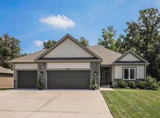 5081 NW Timberline Dr, Riverside, MO 64150