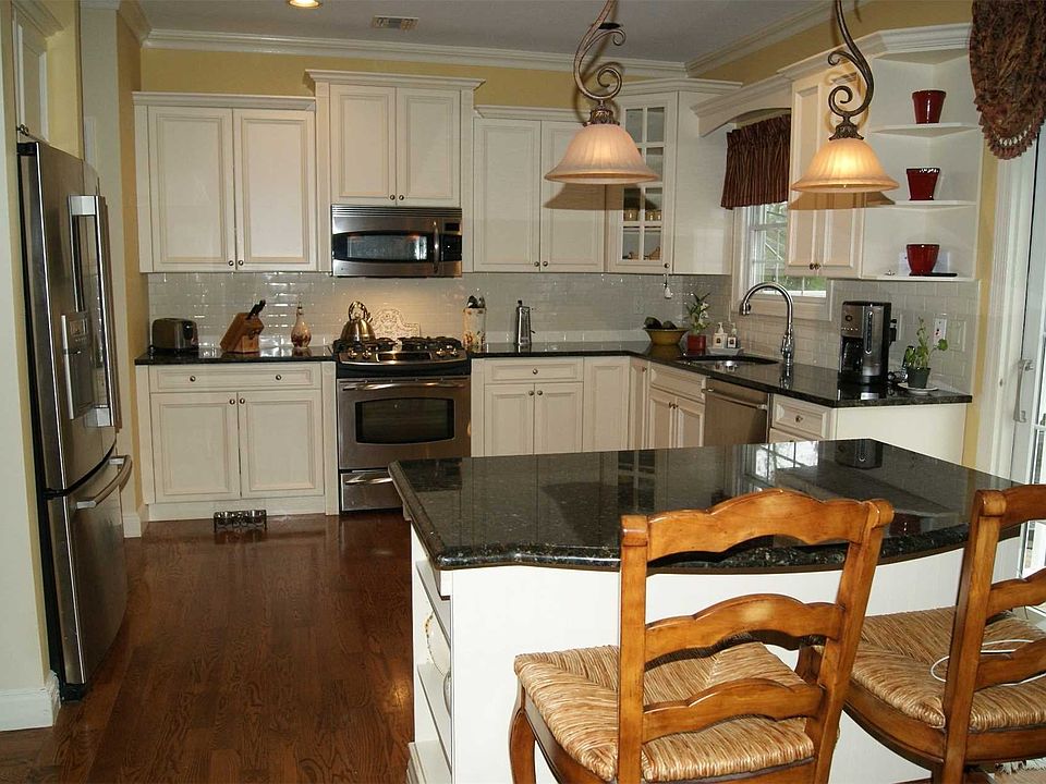 8 Eagle Cir Bohemia, NY, 11716 Apartments for Rent Zillow