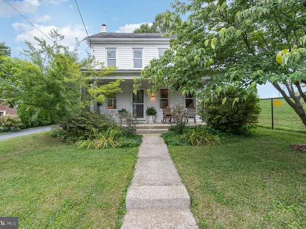 36 E Cottage Ave, Millersville, PA 17551
