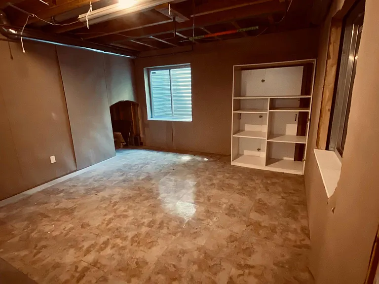 352 Simmons St — Photo 34