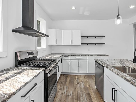 5th image of 1207 Cass Ave SE