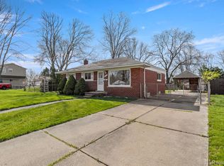 33125 Marquette St, Garden City, MI 48135