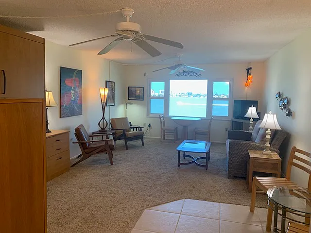 4750 Cove Cir #406 — Photo 3
