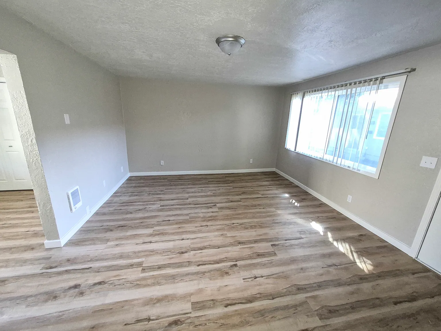 2 bed, 750 sqft, $1,425 — Photo 3