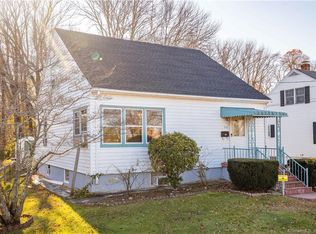 440 Vauxhall St, New London, CT 06320