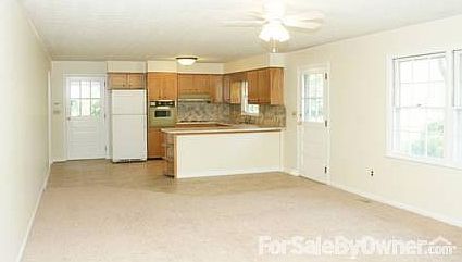3rd image of 655 Evergreen Dr