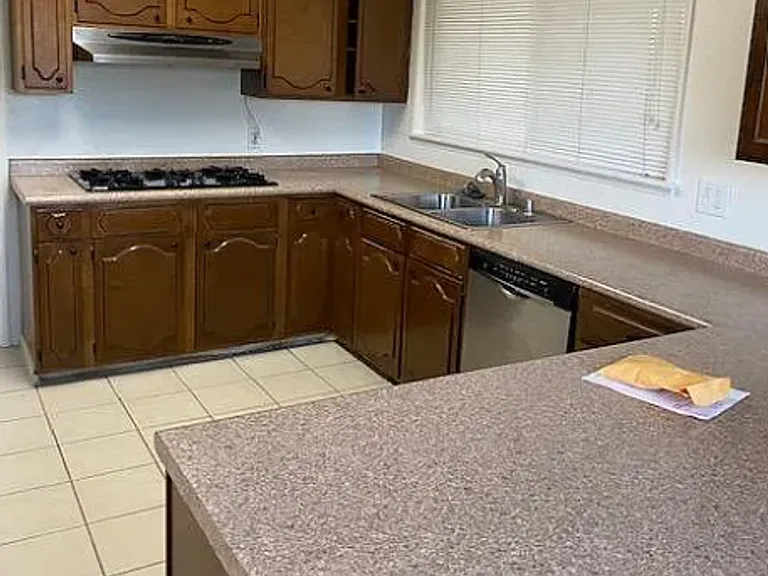 1815 N Westwood Ave — Photo 24