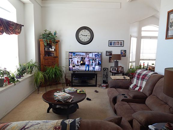 2nd image of 3728 La Cuesta Dr