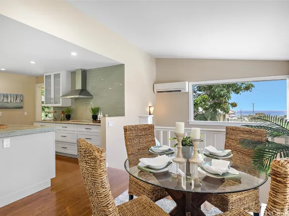 883 Ailuna St, Honolulu, HI 96821