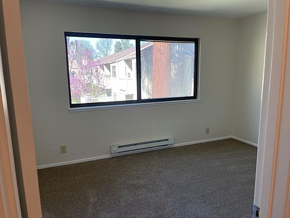 4th image of 964 Kiely Blvd Unit D