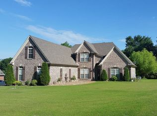 40 Willow Bend Dr, Arlington, TN 38002