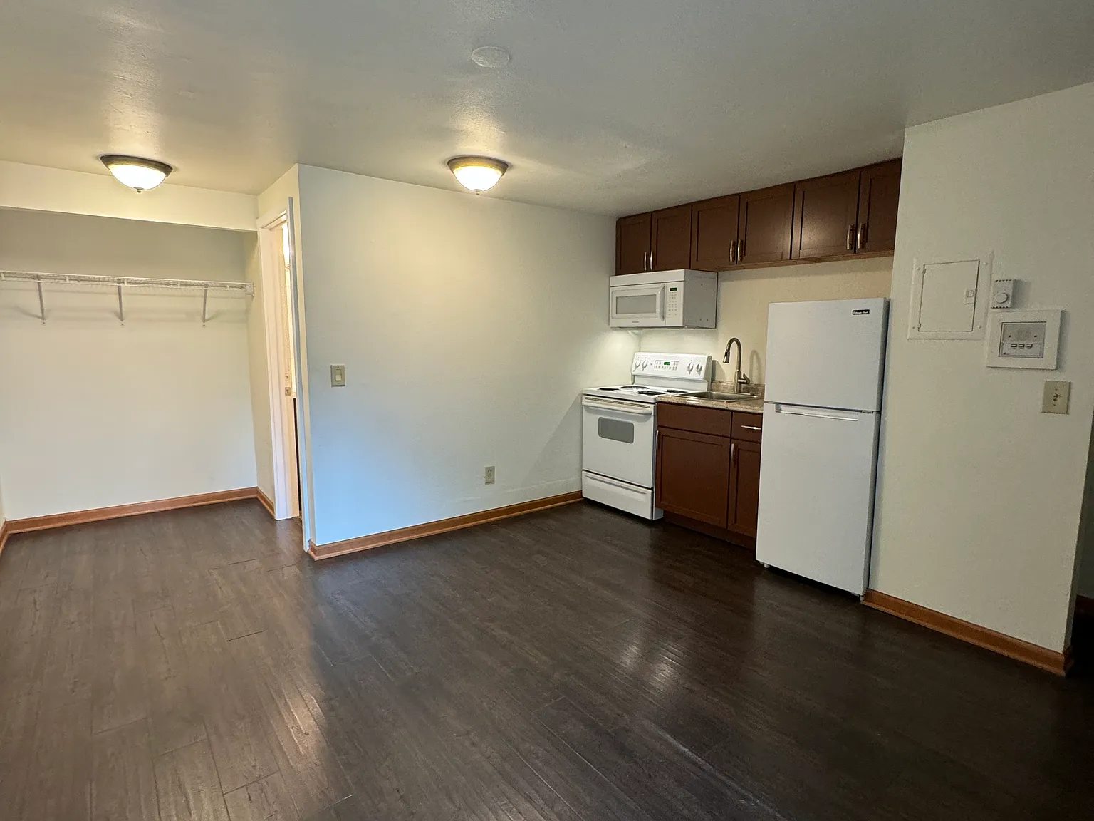 Studio, 350 sqft, $1,010 — Photo 1