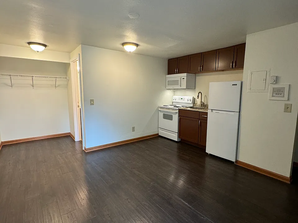 29 N Hancock St #3