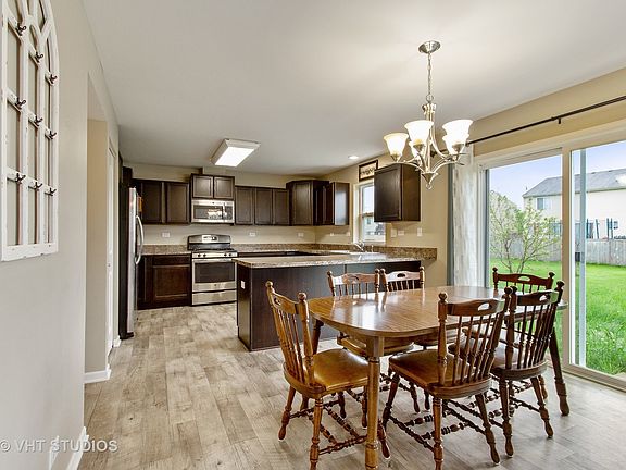 4th image of 691 Harp Ave