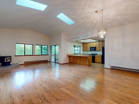 4th image of 1485 Glenwood Dr