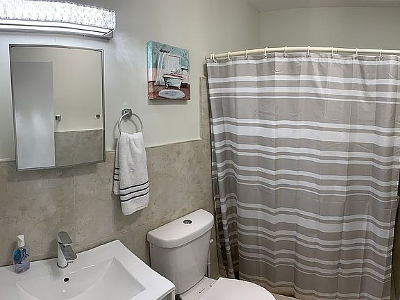 4th image of 2461 Polk St APT 5