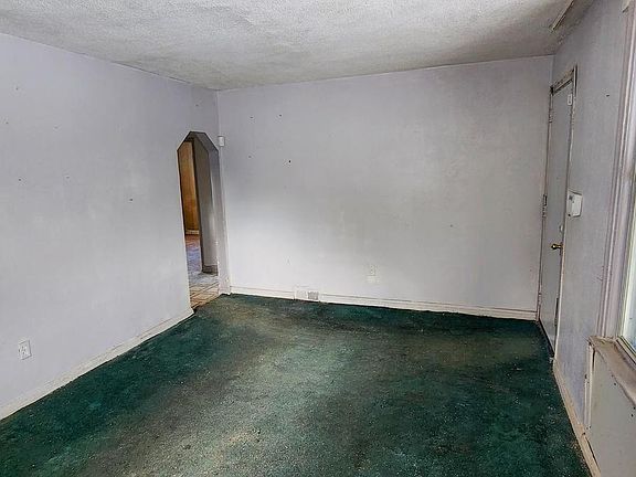 2nd image of 2918 Forest Glen Rd