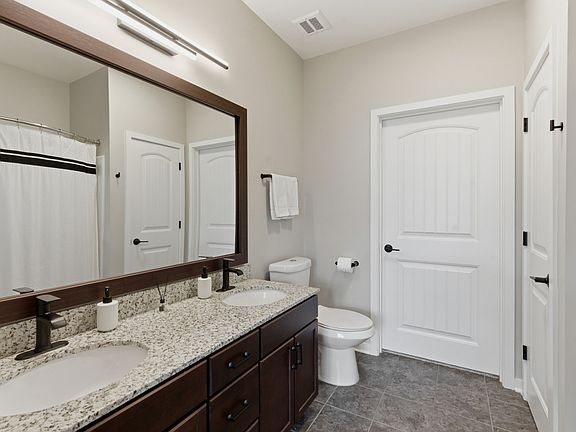 5th image of 1118 Litton Ave APT 318