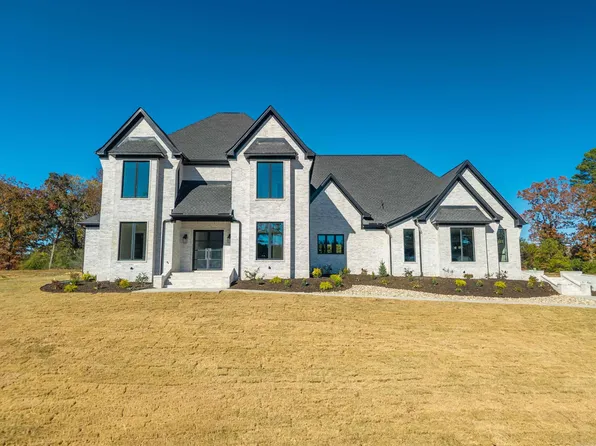 124 Arlington Park Cir, Hot Springs National Park, AR 71901