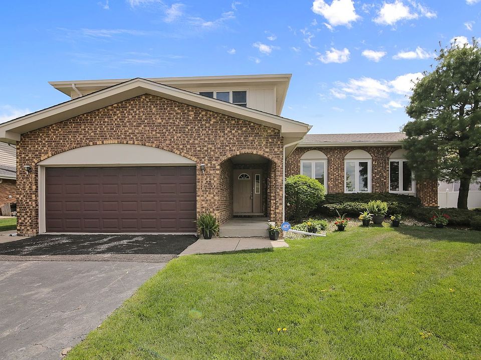 1st image of 8947 Doral Ln