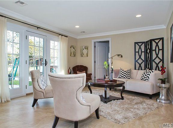 3rd image of 39 Peconic Dr