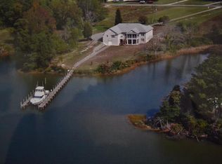 1890 Fleeton Rd, Reedville, VA 22539