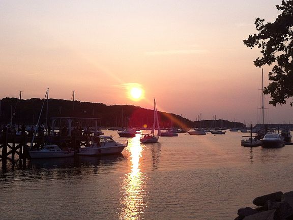 walk to Northport Harbor