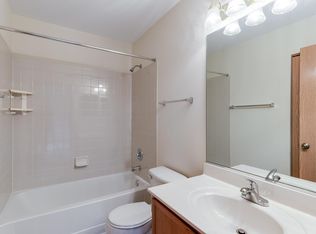 2821 Gypsum Cir, Naperville, IL 60564