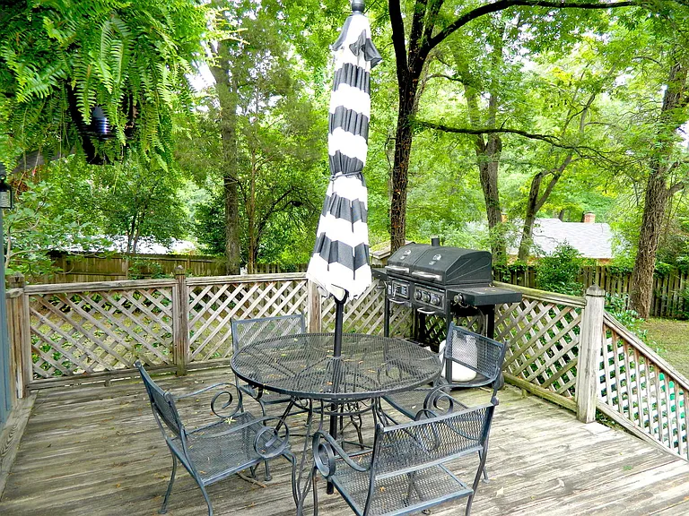 744 McClure Dr — Photo 35