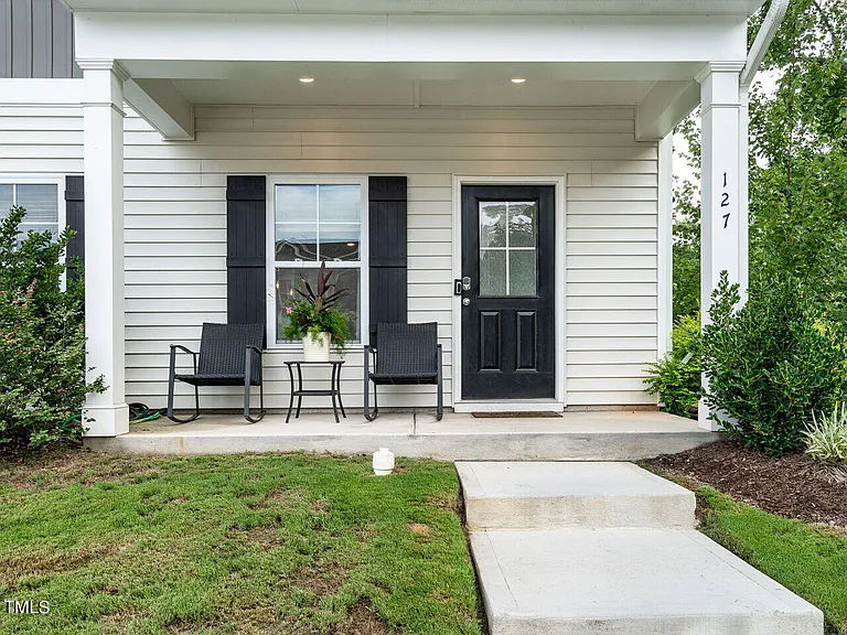 127 Boykin Ave — Photo 2
