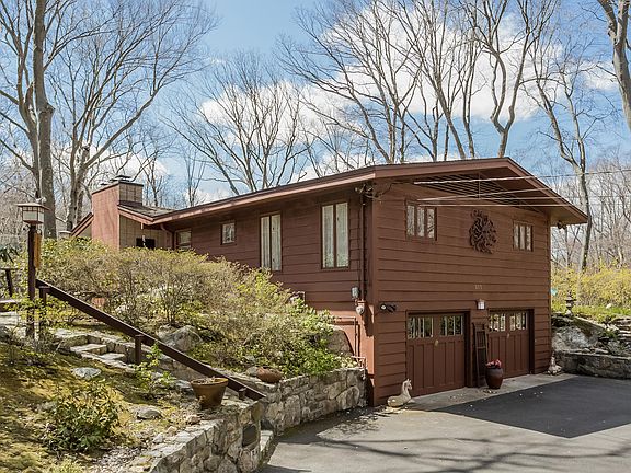 3rd image of 285 Janes Ln
