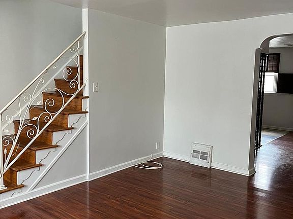 3rd image of 2831 Stevens St
