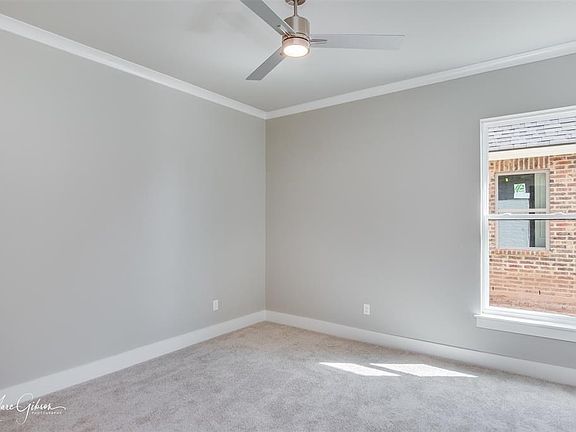 4th image of 467 Stacey Ln