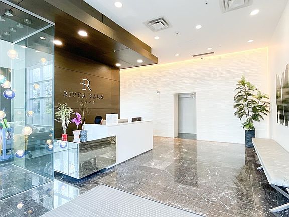 5th image of 5233 Gilbert Rd #528