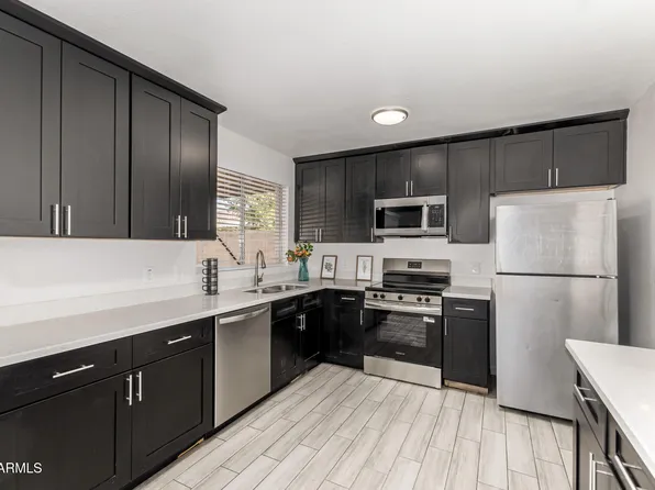 7118 W EARLL Drive, Phoenix, AZ 85033
