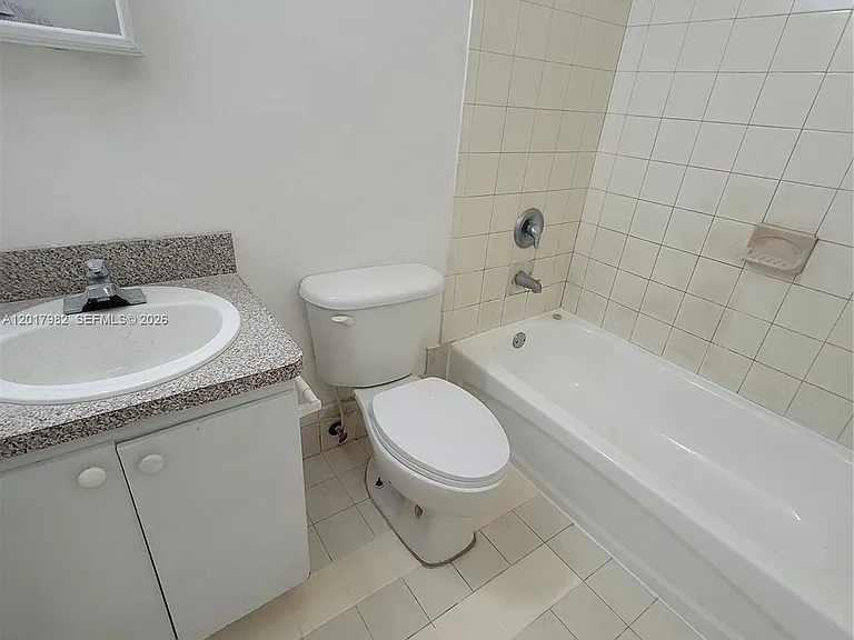 13950 NE 2nd Ave #1A — Photo 29