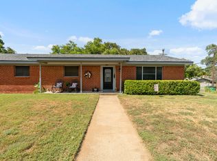 898 N Charlotte Ave, Stephenville, TX 76401