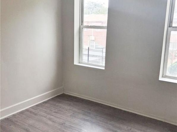 565 Christopher Ave Unit 2, Brooklyn, NY 11212 – 3-bedroom rental in Far Rockaway