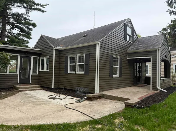 19556 Paxson Dr N, South Bend, IN 46637