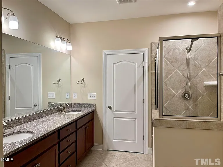 811 Rymark Ct — Photo 12