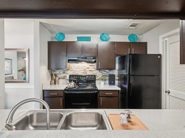 Polo Club Apartments