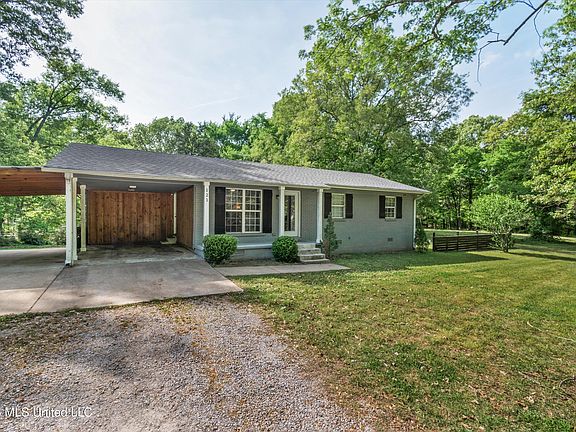 2nd image of 121 Carol Ln