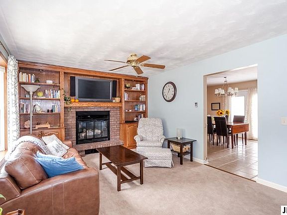 2nd image of 371 Dolores Dr